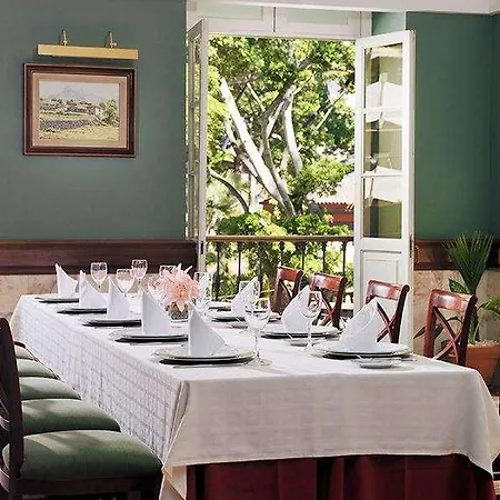 和平王子酒店 3*